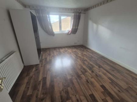 4 bedroom House to let in Lasham Court, Northampton, NN3