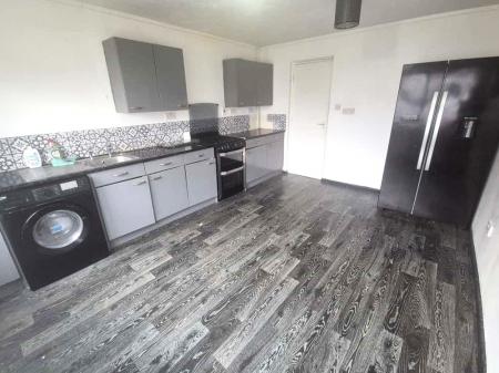 4 bedroom House to let in Lasham Court, Northampton, NN3