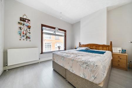 3 bedroom Terraced House for sale in Perry Street, Abington, Northampton, NN1