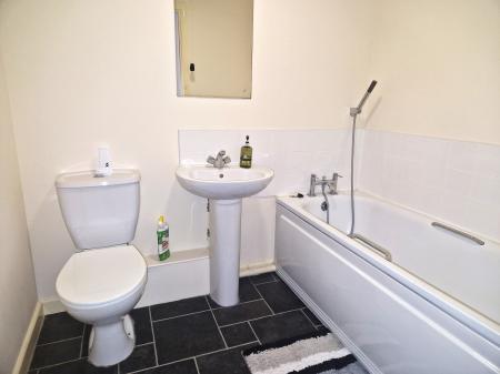 2 bedroom Flat to let in Woolmonger Street, Town Centre, Northampton, NN1