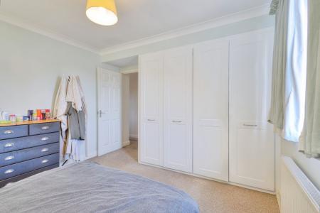 4 bedroom Semi-detached house for sale in Shatterstone, East Hunsbury, Northampton, NN4