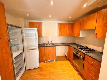 2 bedroom Flat to let in Regent Street, Town Centre, Northampton, NN1