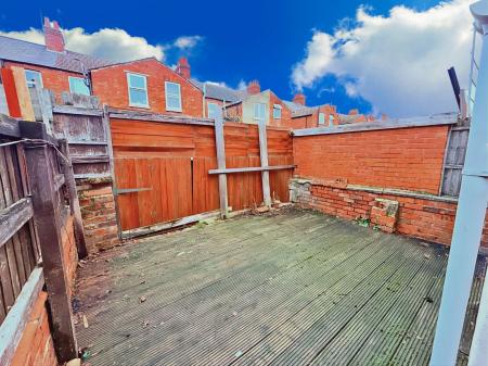 3 bedroom Terraced House to let in Althorpe Road, St. James, Northampton, NN5