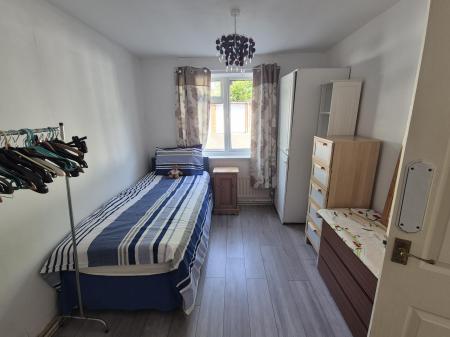 2 bedroom Flat to let in Porlock Close, Northampton, Duston, NN5