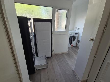 2 bedroom Flat to let in Porlock Close, Northampton, Duston, NN5