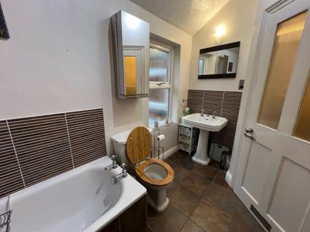 3 bedroom Terraced House to let in Ashburnham Road, Northampton, NN1