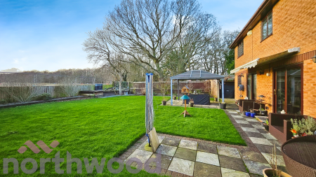 5 bedroom Detached house for sale in Broadland Drive, Thorpe End, NR13