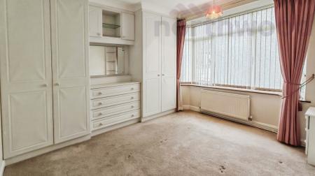 4 bedroom Semi-detached bungalow for sale in Woodland Drive, Norwich, NR6