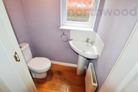 6 bedroom Detached house to let in Rimer Close, Norwich, NR5