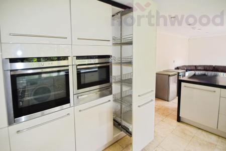 6 bedroom Detached house to let in Rimer Close, Norwich, NR5