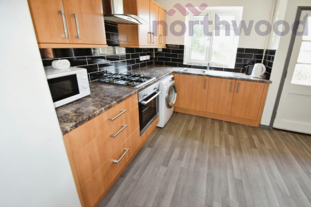 4 bedroom Semi-detached house to let in Brereton Close STUDENT, West Earlham, Norwich, NR5