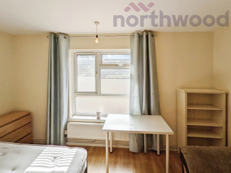 3 bedroom Flat to let in Russet Grove STUDENT, Norwich, NR4