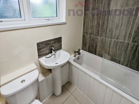 3 bedroom Flat to let in Russet Grove STUDENT, Norwich, NR4