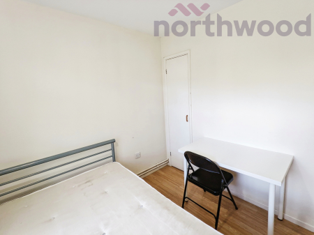 3 bedroom Flat to let in Russet Grove STUDENT, Norwich, NR4