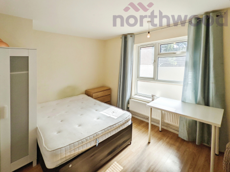 3 bedroom Flat to let in Russet Grove STUDENT, Norwich, NR4