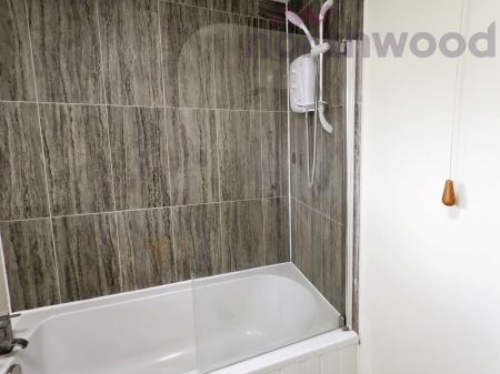 3 bedroom Flat to let in Russet Grove STUDENT, Norwich, NR4