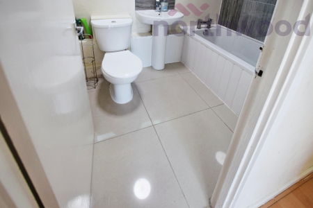 3 bedroom Flat to let in Russet Grove STUDENT, Norwich, NR4