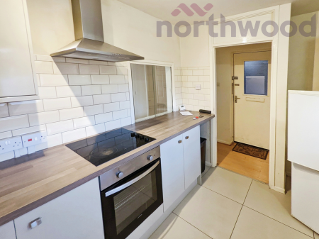 3 bedroom Flat to let in Russet Grove STUDENT, Norwich, NR4