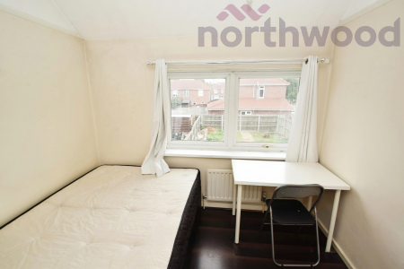 4 bedroom Semi-detached house to let in Beverley Road STUDENT, Norwich, NR5