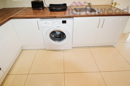 4 bedroom Semi-detached house to let in Beverley Road STUDENT, Norwich, NR5