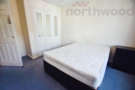 6 bedroom Detached house to let in Tizzick Close STUDENT, Three Score, Norwich, NR5