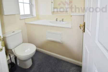 6 bedroom Detached house to let in Tizzick Close STUDENT, Three Score, Norwich, NR5