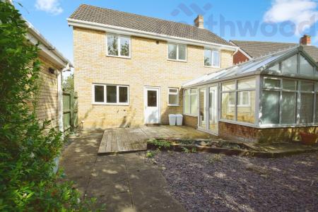 6 bedroom Detached house to let in Tizzick Close STUDENT, Three Score, Norwich, NR5