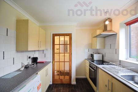 3 bedroom Flat to let in Russet Grove STUDENT, Norwich, NR4