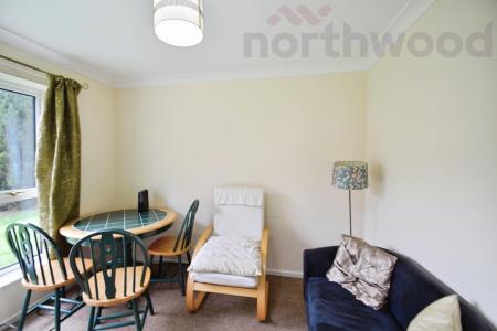 3 bedroom Flat to let in Russet Grove STUDENT, Norwich, NR4