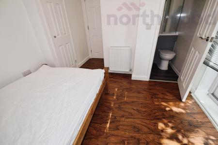 5 bedroom Semi-detached house to let in Rockingham Road, Norwich, NR5