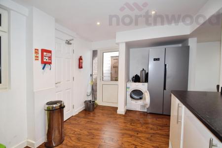 5 bedroom Semi-detached house to let in Rockingham Road, Norwich, NR5