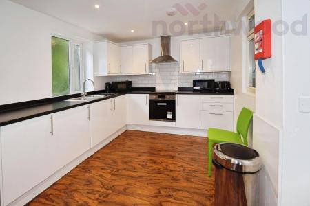 5 bedroom Semi-detached house to let in Rockingham Road, Norwich, NR5