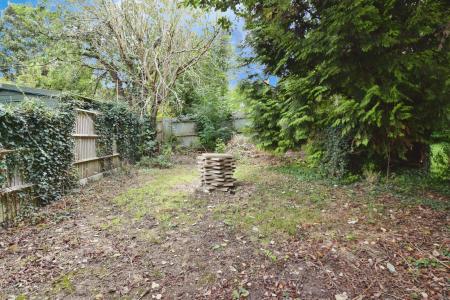 5 bedroom Semi-detached house to let in Rockingham Road, Norwich, NR5