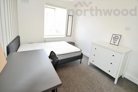 4 bedroom Semi-detached house to let in Beverley Road STUDENT, Norwich, NR5