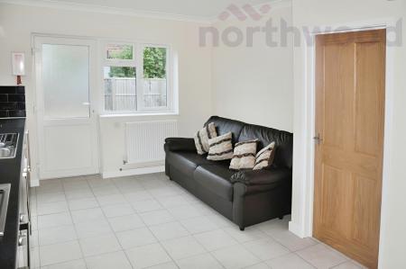 4 bedroom Bungalow to let in Bowthorpe Road, Norwich, NR5
