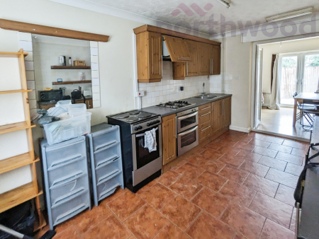 6 bedroom Semi-detached house to let in Friends Road STUDENT, Norwich, NR5