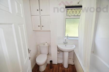 4 bedroom Terraced House to let in St Mildreds Road