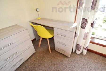 4 bedroom Terraced House to let in St Mildreds Road