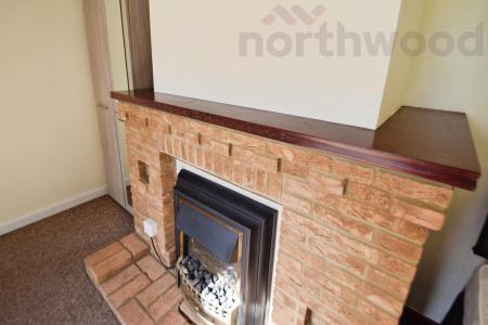 4 bedroom Terraced House to let in St Mildreds Road