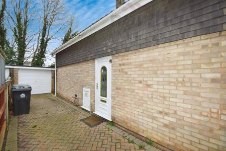 2 bedroom Bungalow to let in The Paddocks, Old Catton, NR6