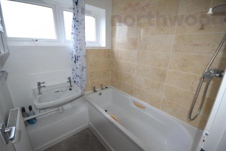 3 bedroom Flat to let in Marl Pit Lane, Norwich, NR5