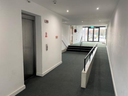 2 bedroom Flat for sale in Carlton Square, Carlton, Nottingham, NG4