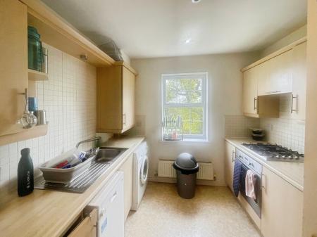 2 bedroom Flat for sale in Gilbert Close, Deansgate, Nottingham, NG5