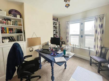 2 bedroom Terraced House for sale in Mansfield Road, Daybrook, Nottingham, NG5