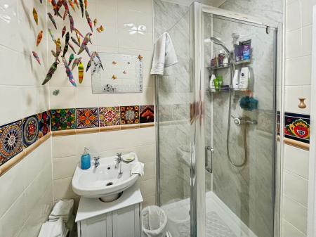 2 bedroom Terraced House for sale in Mansfield Road, Daybrook, Nottingham, NG5