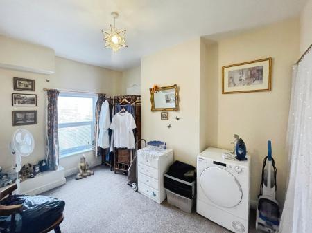 2 bedroom Terraced House for sale in Mansfield Road, Daybrook, Nottingham, NG5
