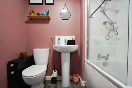 2 bedroom Terraced House for sale in Renshaw Drive, Nottingham, NG4