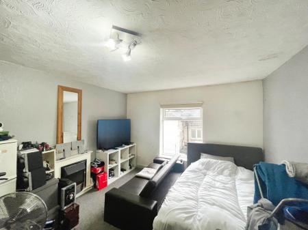 1 bedroom Studio flat for sale in Tavistock Court, Nottingham, NG5