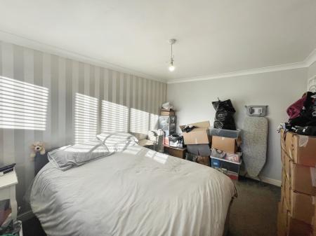 3 bedroom End of terrace house for sale in Valeside Gardens, Nottingham, NG4