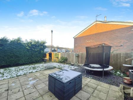 3 bedroom End of terrace house for sale in Valeside Gardens, Nottingham, NG4
